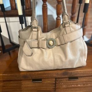 Gorgeous GUC leather Burberry handbag